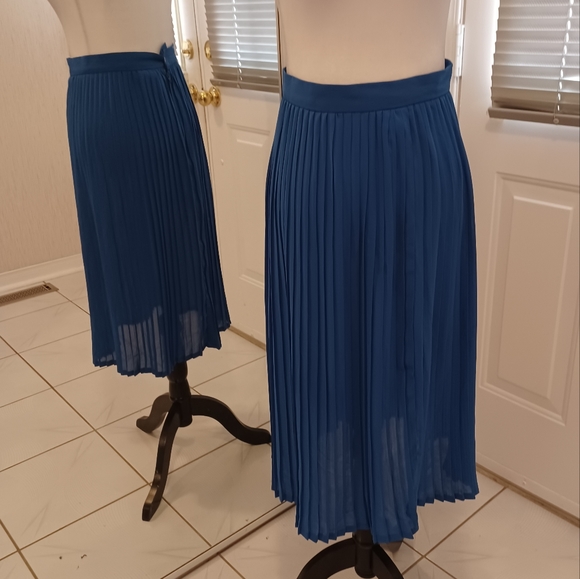 4/$60 Sheer Blue Three Piece Dress (Skirt, Blouse, Belt) - Size 12 - Picture 6 of 11